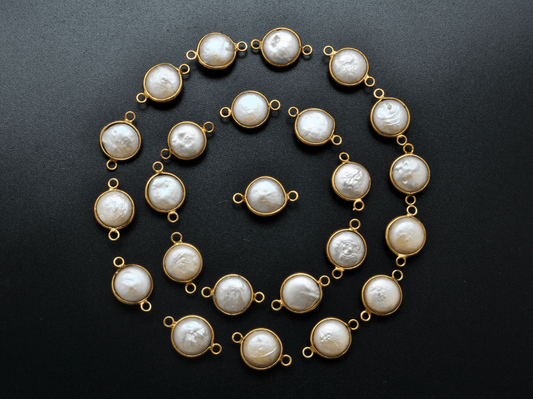 Pearl Round Gold Plated Double Bail Bezel Connector