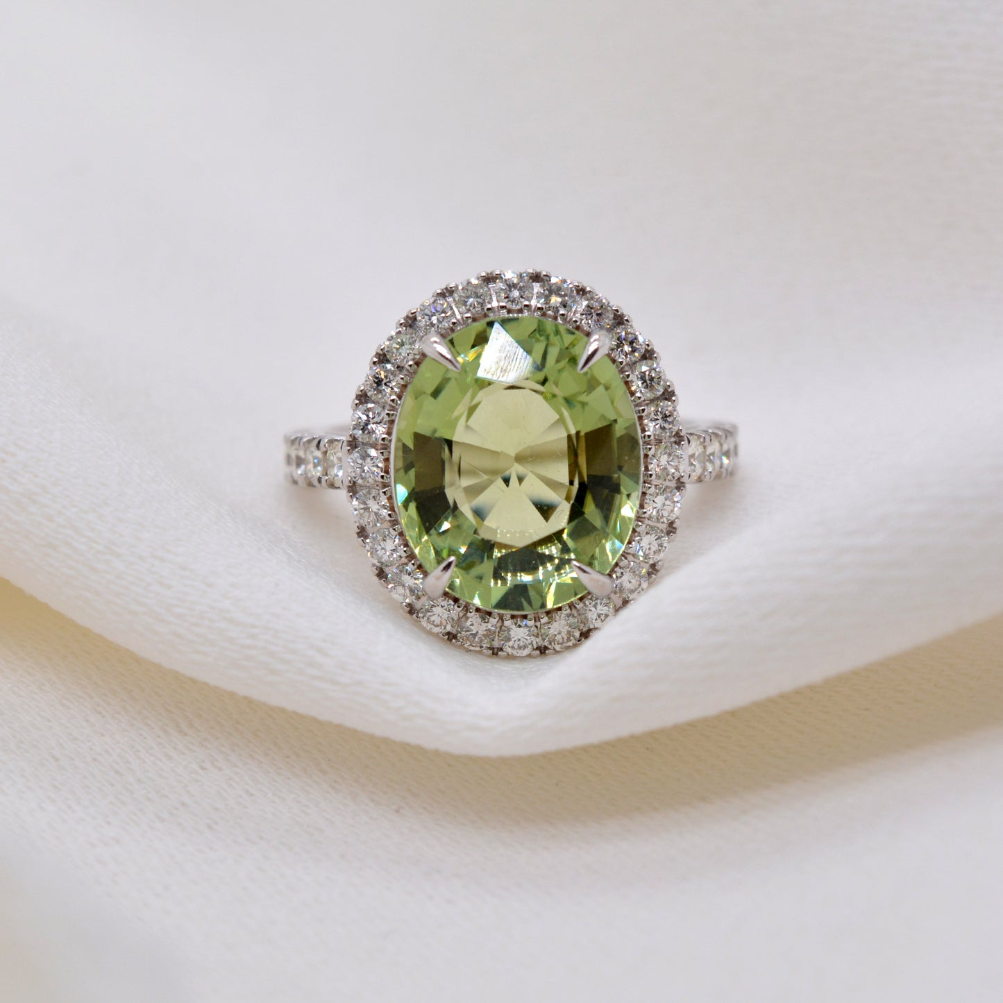 18k Gold Stunning Tourmaline and Diamond Ring