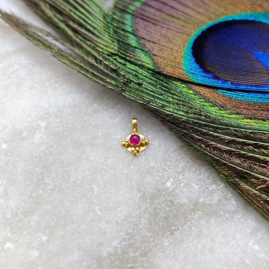 18k Solid Yellow Gold Square Charm Pendant 6x8mm - Sar Gems