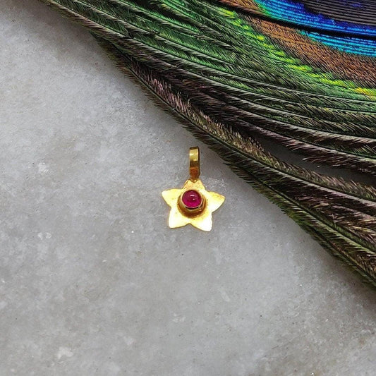 Chic 18k Yellow Gold Gemstone Star Charm 9mm