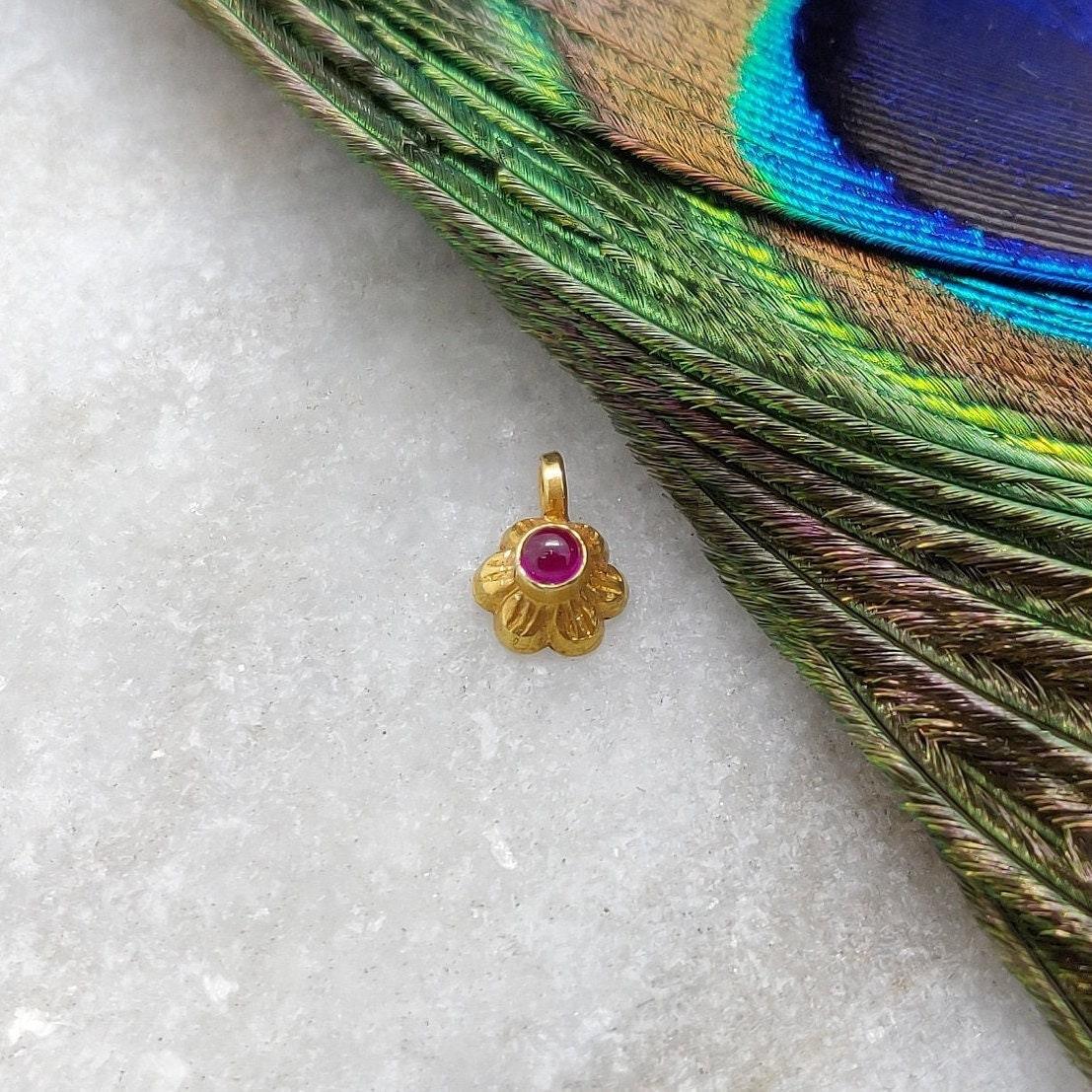 Luxe 18K Gold Flower Fancy Charm 7mm