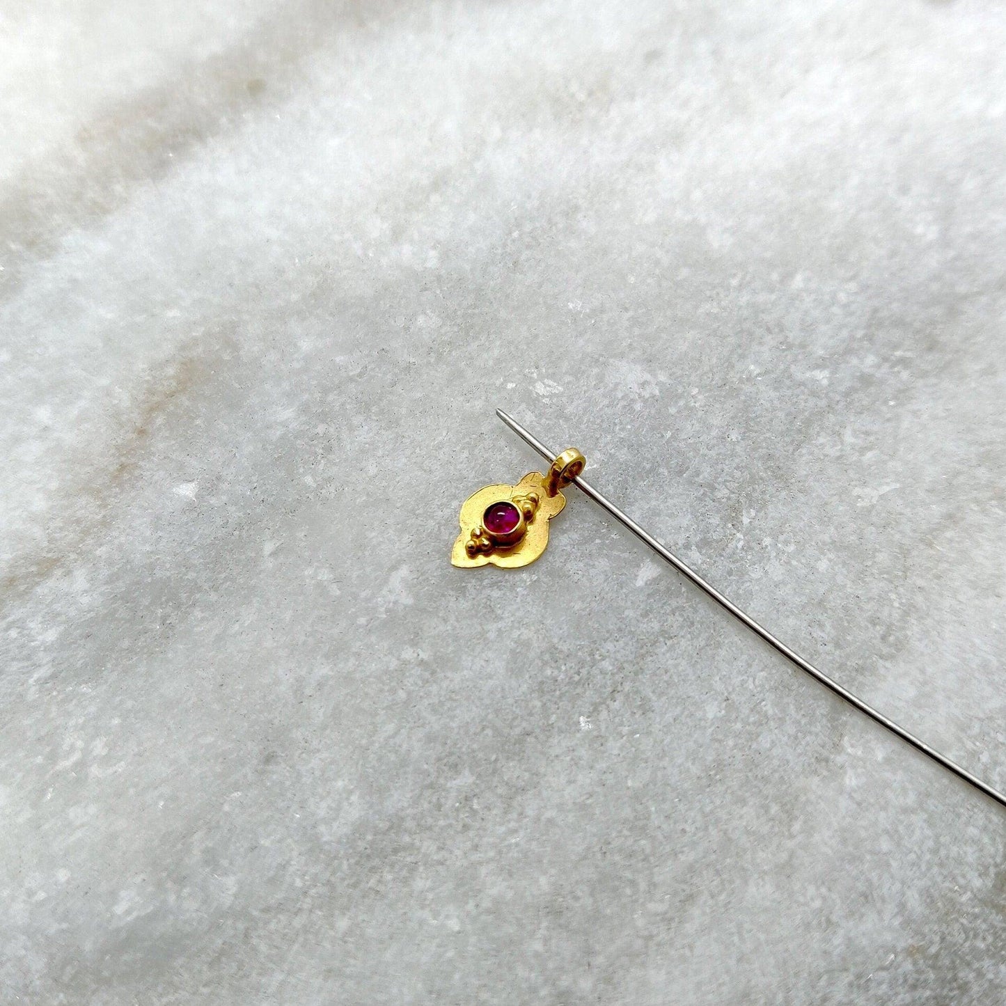 18k Solid Yellow Gold Fancy Charm Pendant 6x10mm - Sar Gems