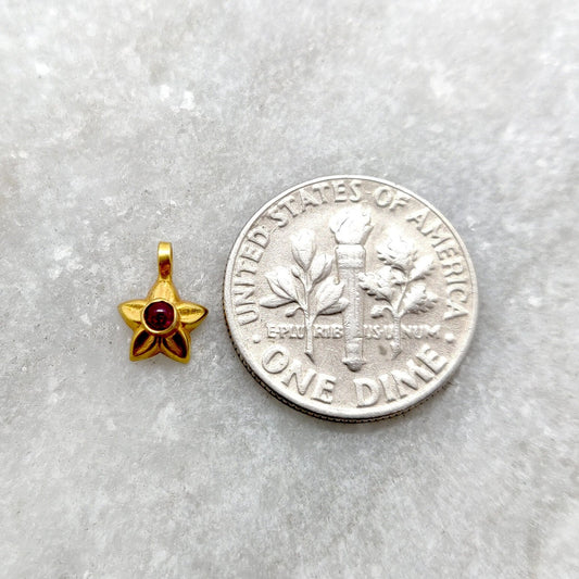 18k Yellow Gold Star Charm Pendant - view 3