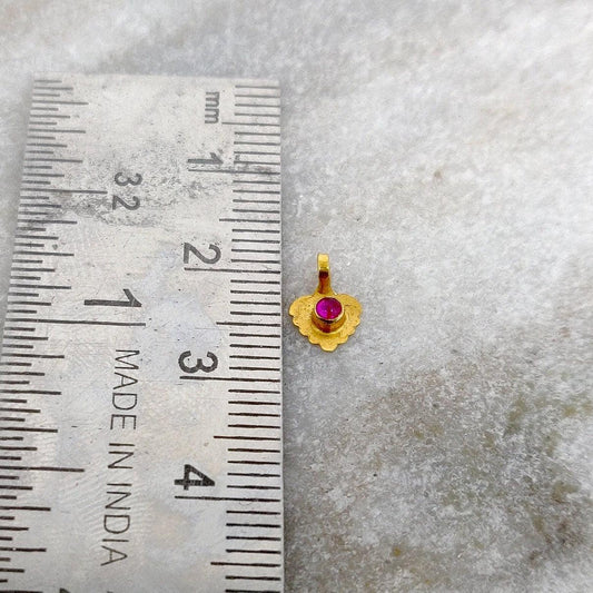 18k Solid Yellow Gold Fancy Charm Pendant 6x8mm - Sar Gems