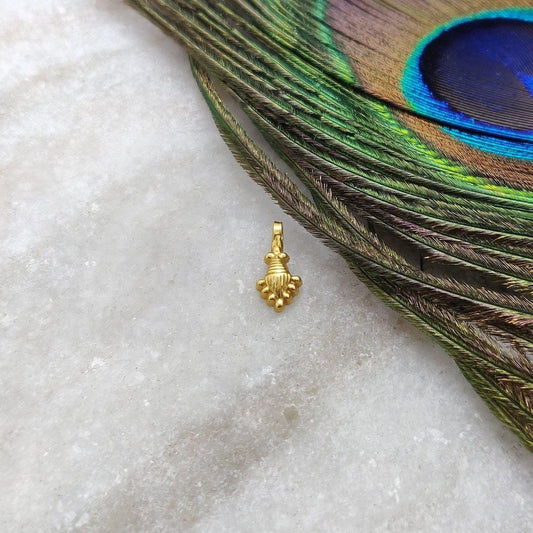 Chic 18K Gold Fancy Charm 11x5mm
