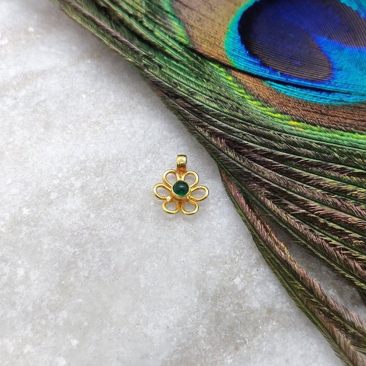 18k Yellow Gold 10mm Floral Charm Pendant - Sar Gems