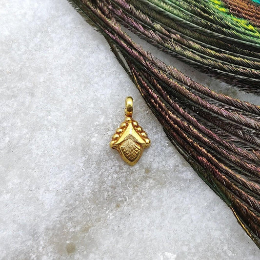 Stylish 18K Gold Fancy Charm 6mm
