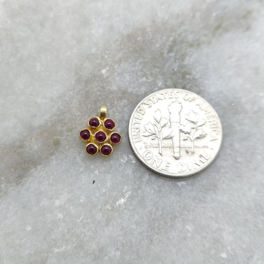 18k Yellow Gold Charm Red Stone Pendant - view 3