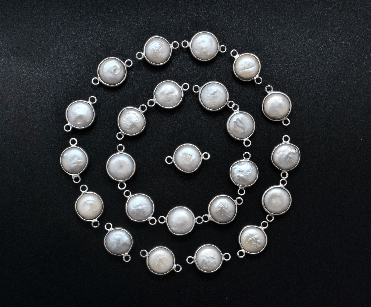 Pearl Round Double Bail Bezel Connector