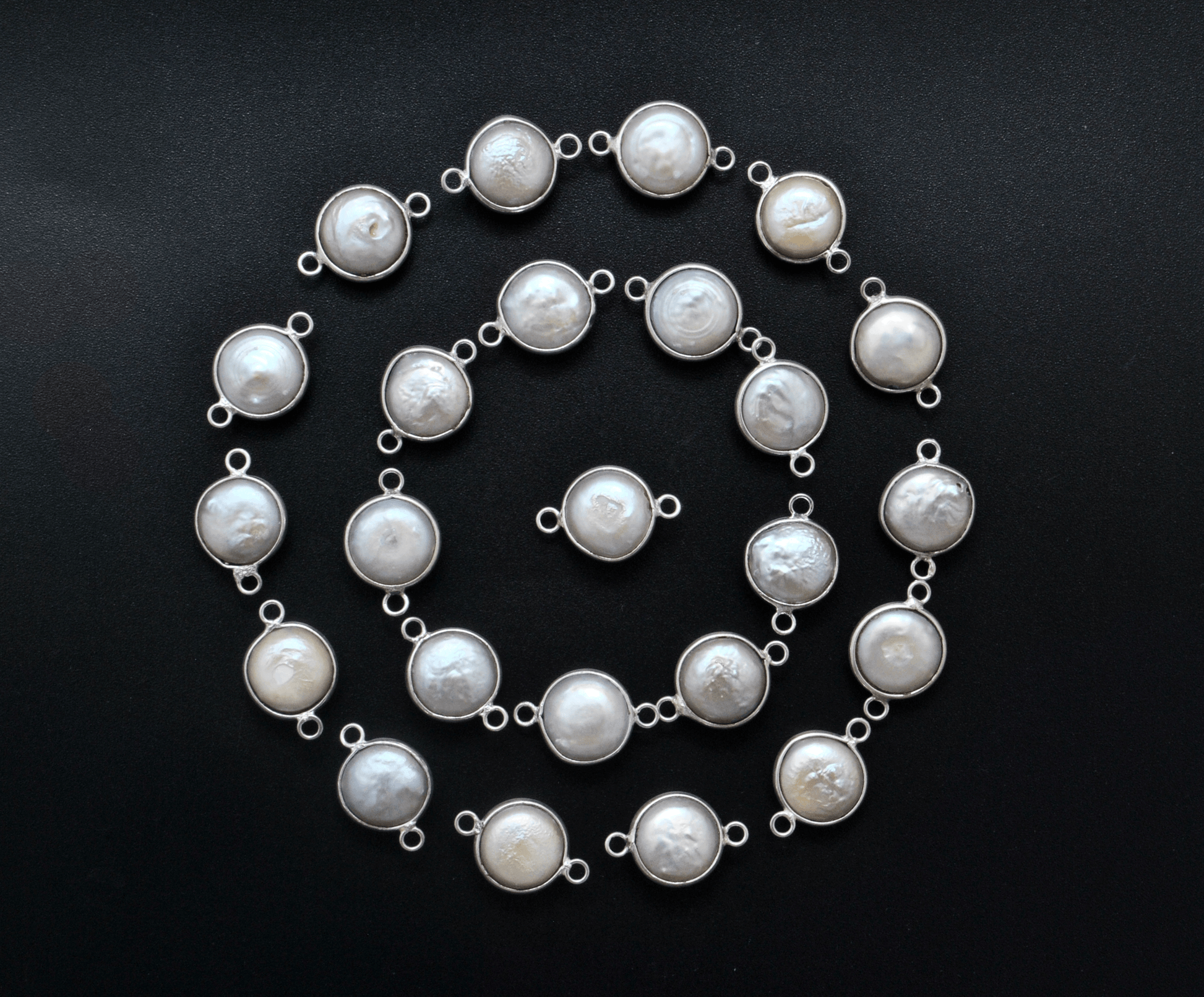 Pearl Round Double Bail Bezel Connector