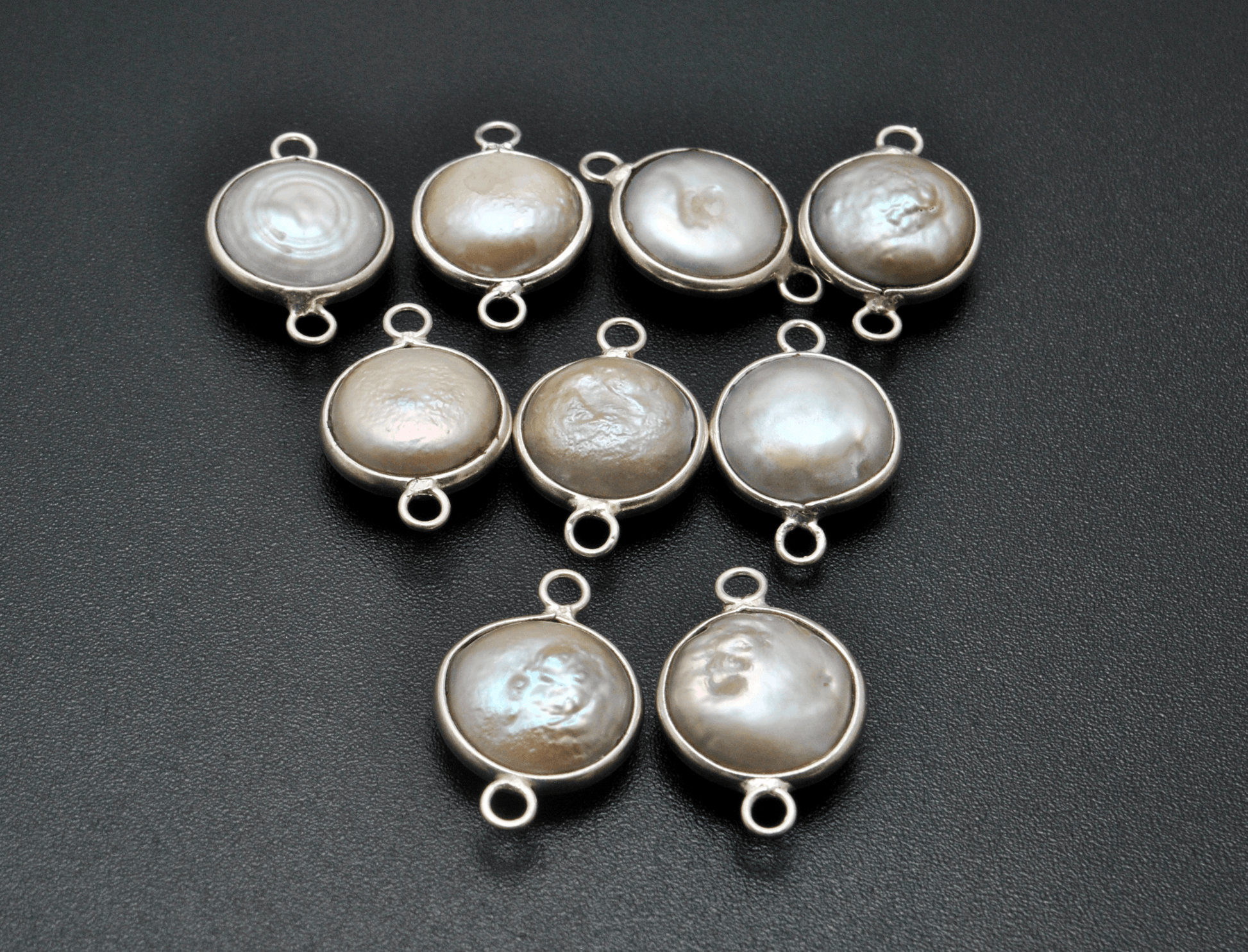 Pearl Round Double Bail Bezel Connector