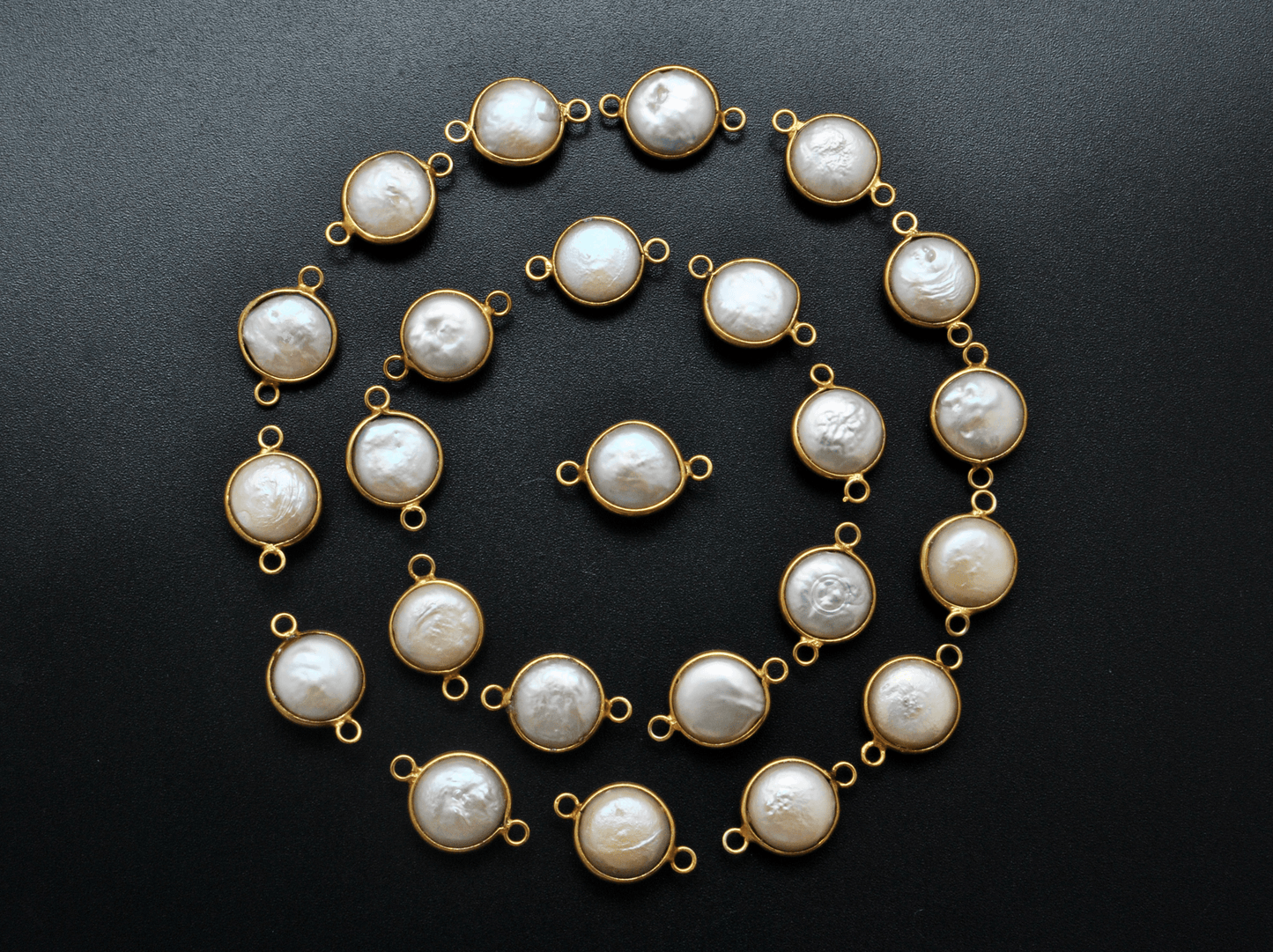 Pearl Round Gold Plated Double Bail Bezel Connector