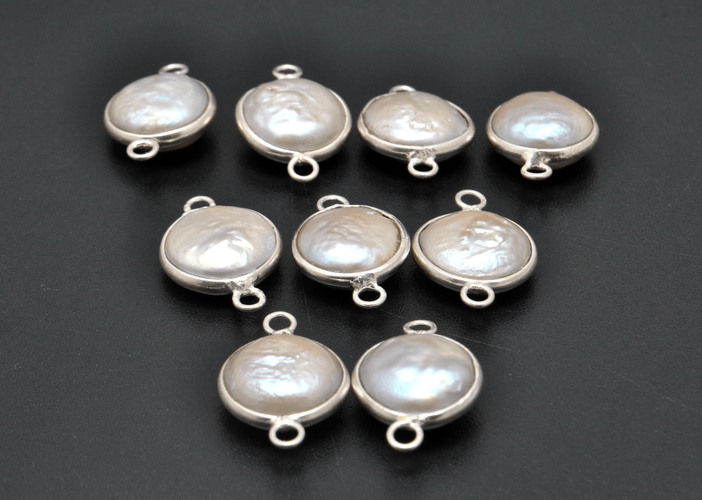 Pearl Round Double Bail Bezel Connector