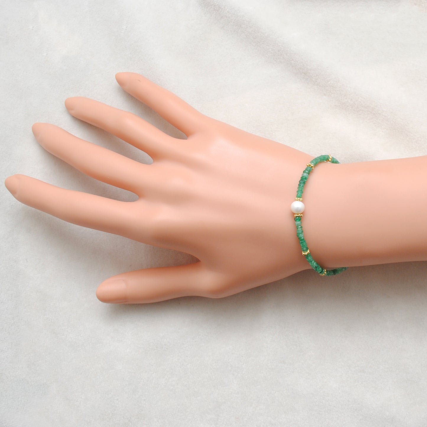 Natural 3mm Emerald & 6mmFreshwater Pearl Beaded 8" Bracelet