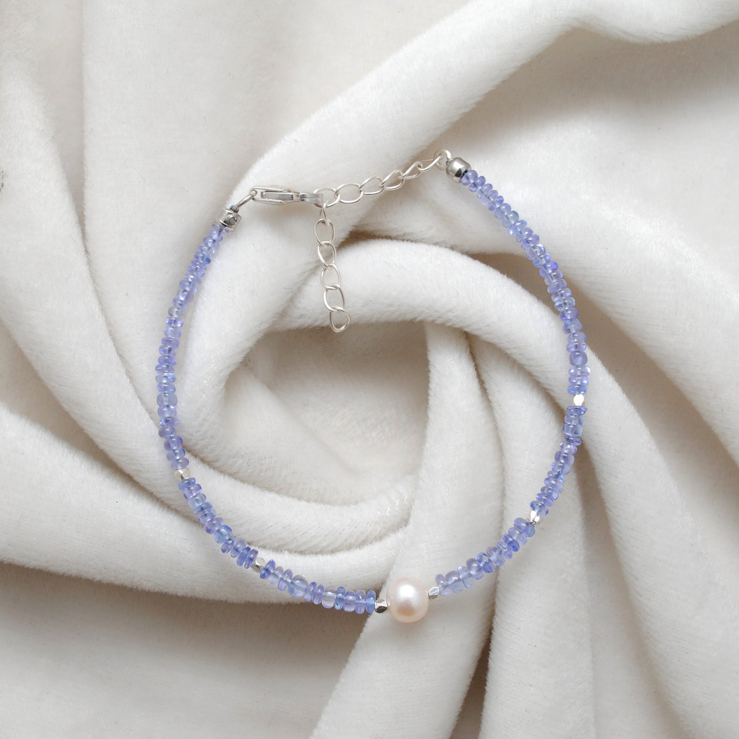 Natural Tanzanite & Pearl Silver Bracelet – 3mm Beads & 6mm Pearls – 8-Inch