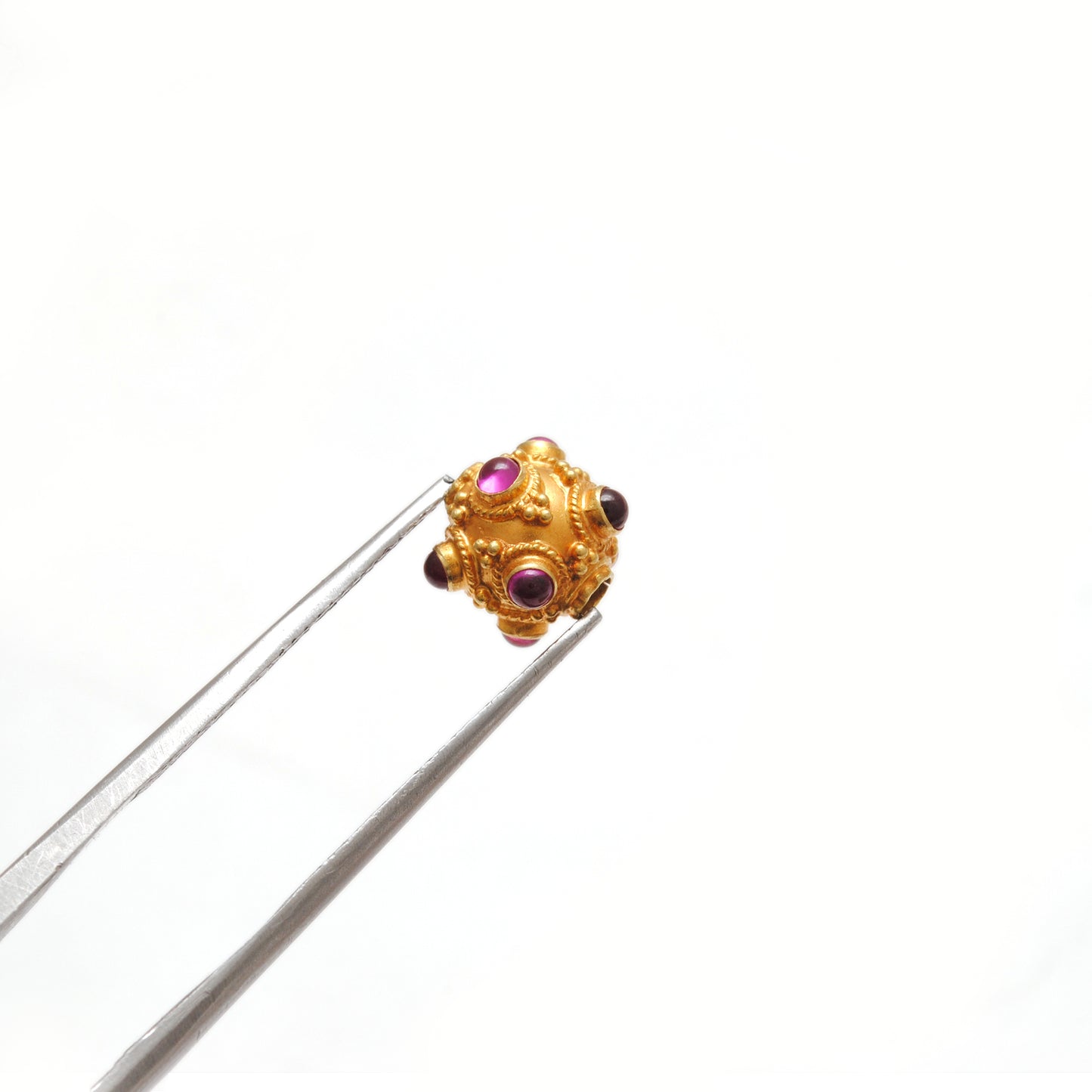 18 Karat Gold Ruby Filigree Ball Spacer Beads 8mm