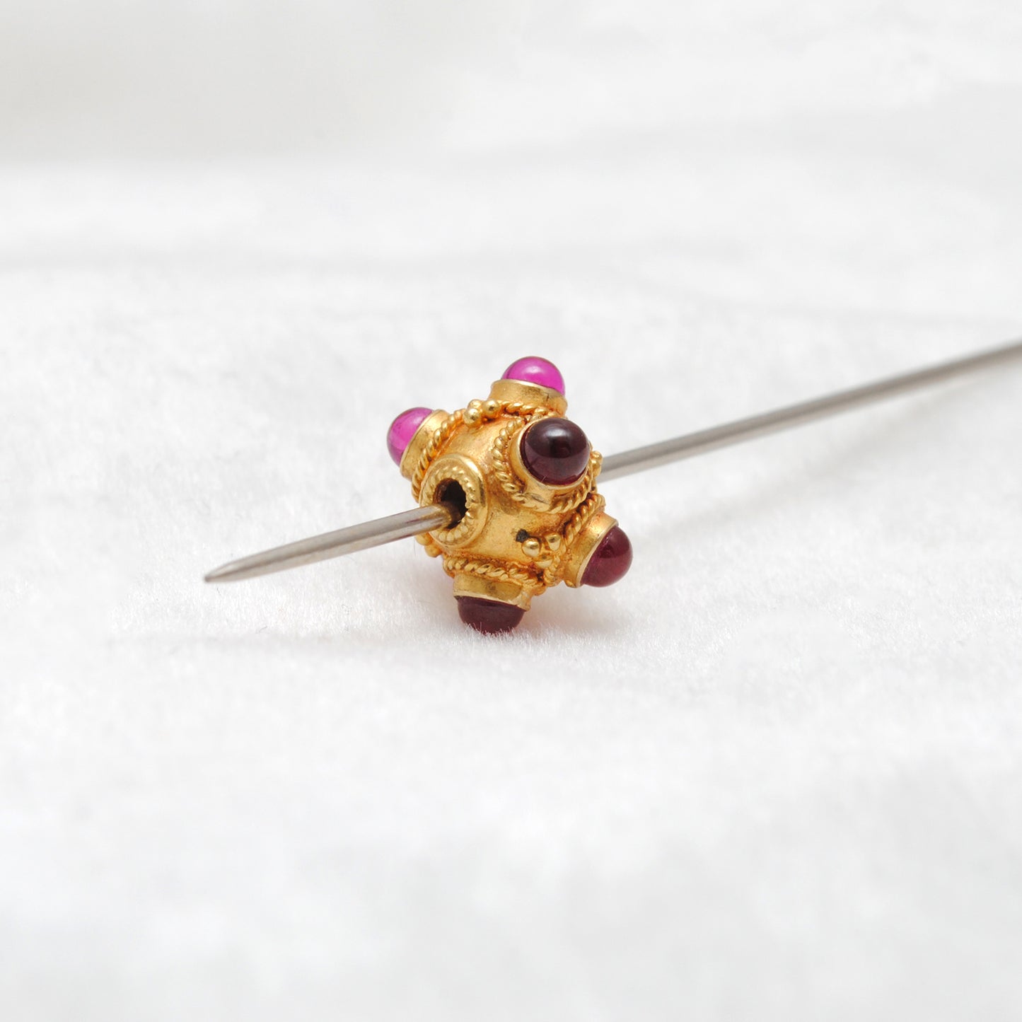 18KTT Gold Ruby Round Beads 8mm