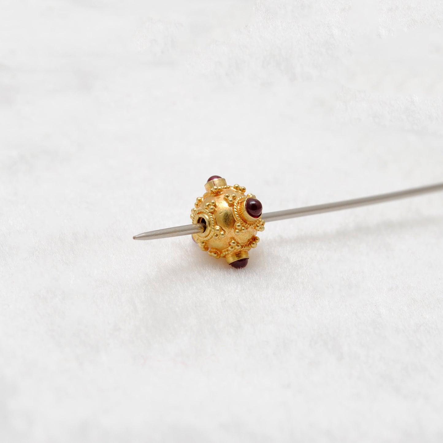 18 Carat Gold Ruby Round Spacer Beads 7.5mm