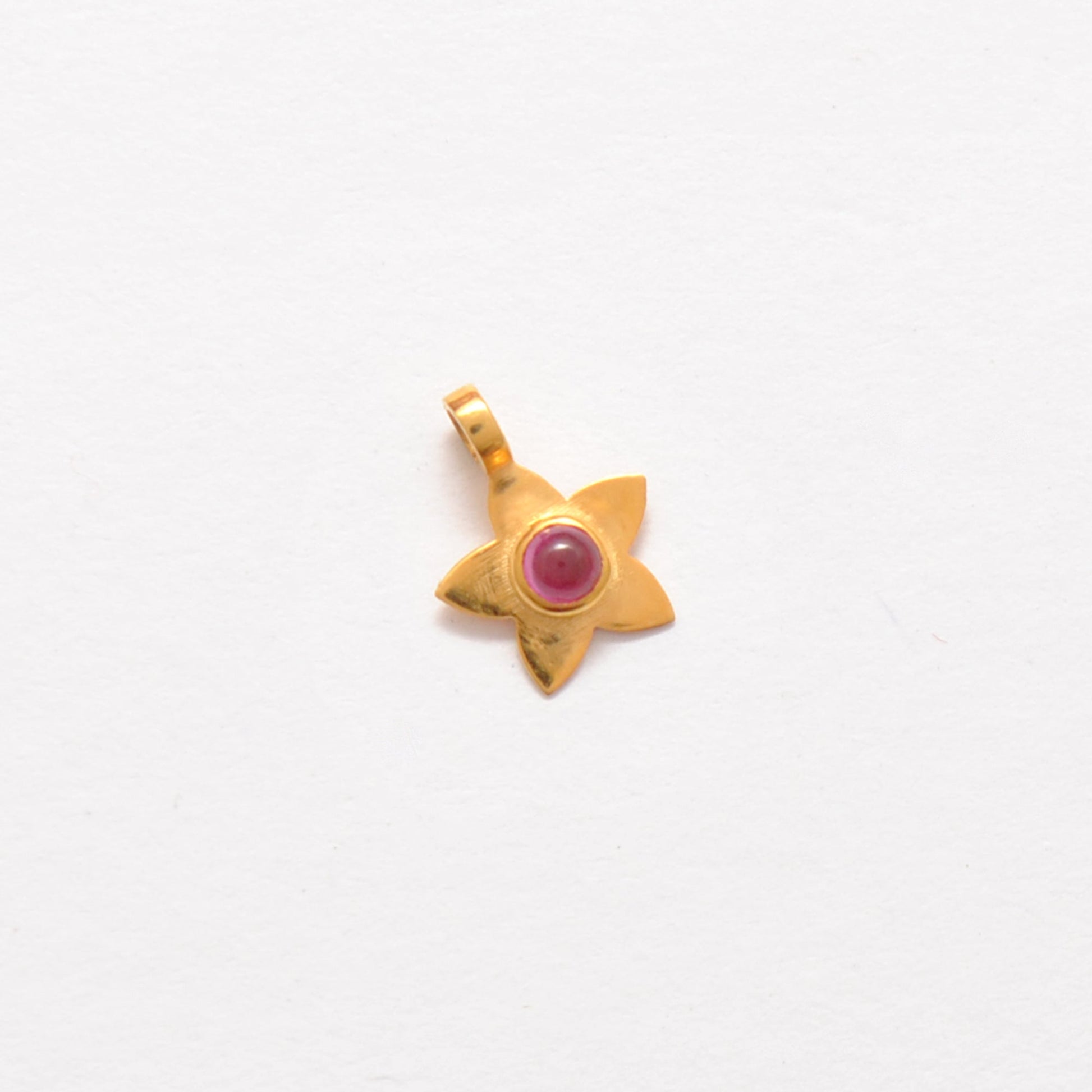 18k Solid Yellow Gold Studded Stone Star Charm 8mm - Sar Gems