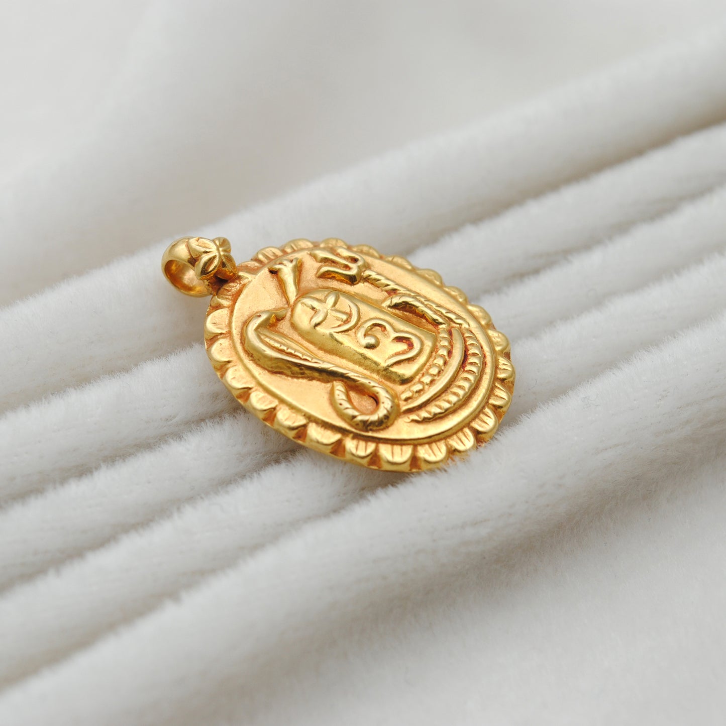 18k Solid Yellow Gold Indian Gold Shiva Charm Pendant