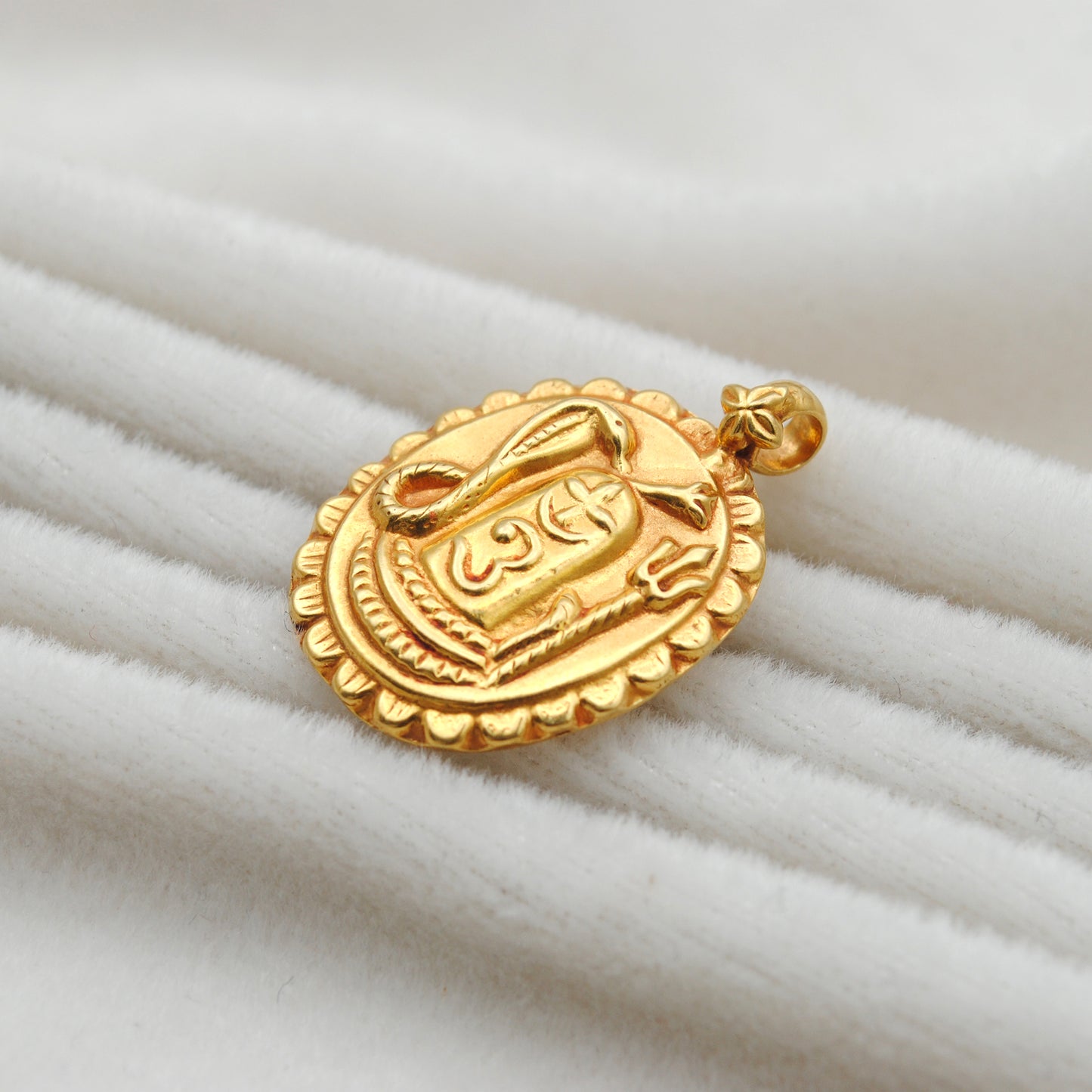 18k Solid Yellow Gold Indian Gold Shiva Charm Pendant
