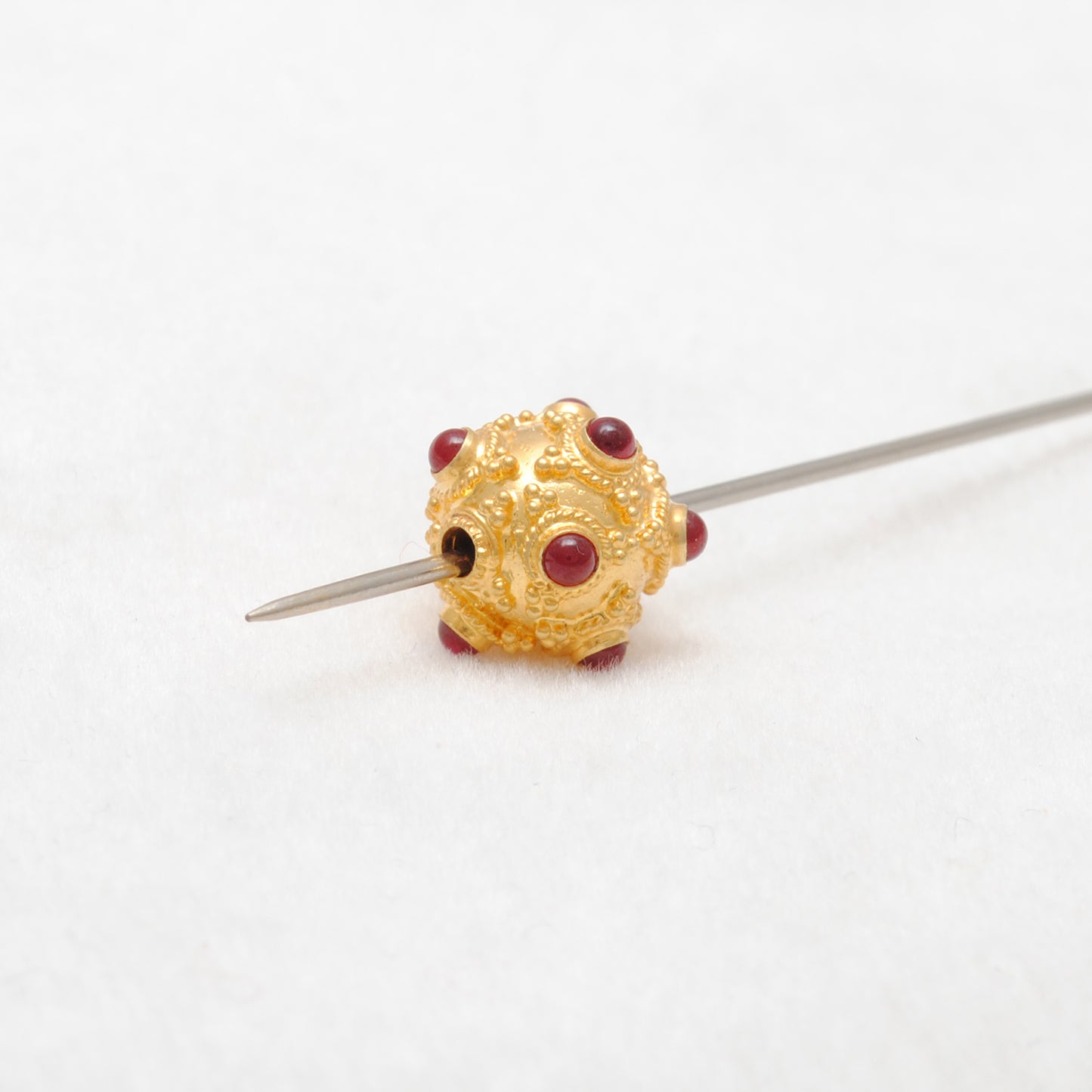 18 Carat Gold Ruby Vintage Ball Spacer Beads-11 mm