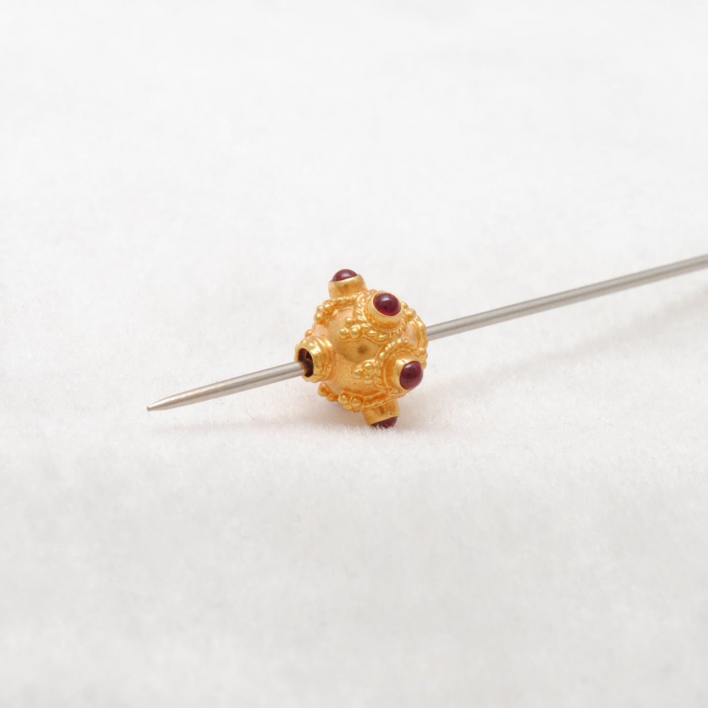 18 Karat Gold Ruby Gemstone Round Spacer Beads, Jewelry