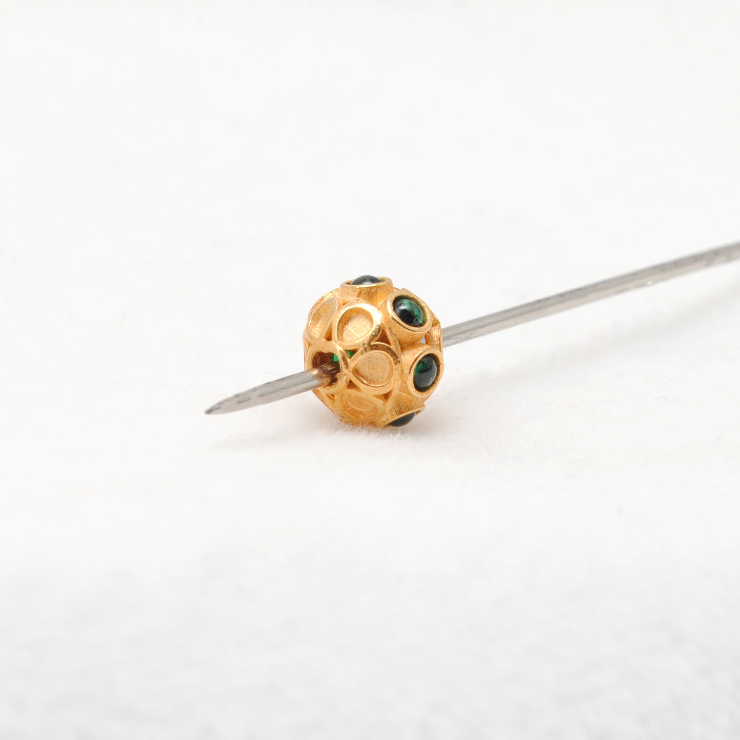 18 Karat Gold Green Stone Studded Rondelle Beads 8mm