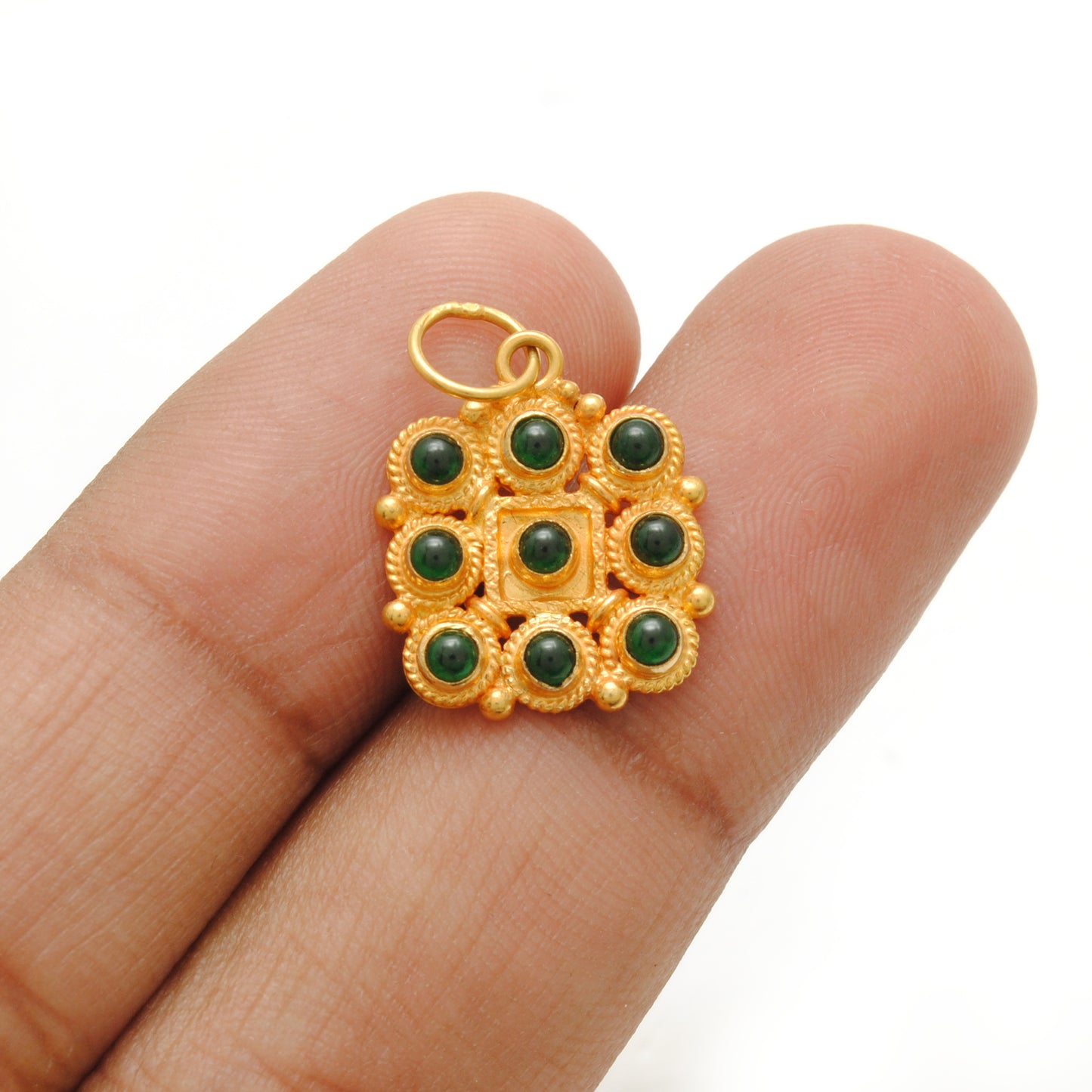 18k Yellow Gold Stone Studded Cushion Charm Pendent 15mm