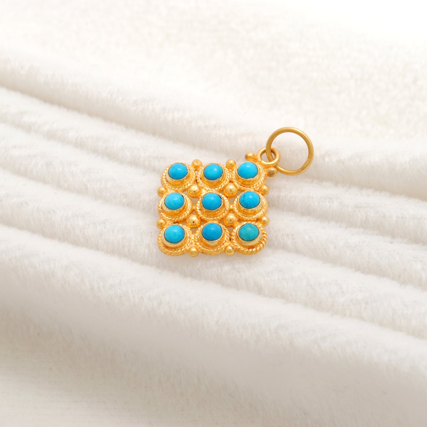 14mm Solid 18k Gold Cushion Pendant Blue Stone