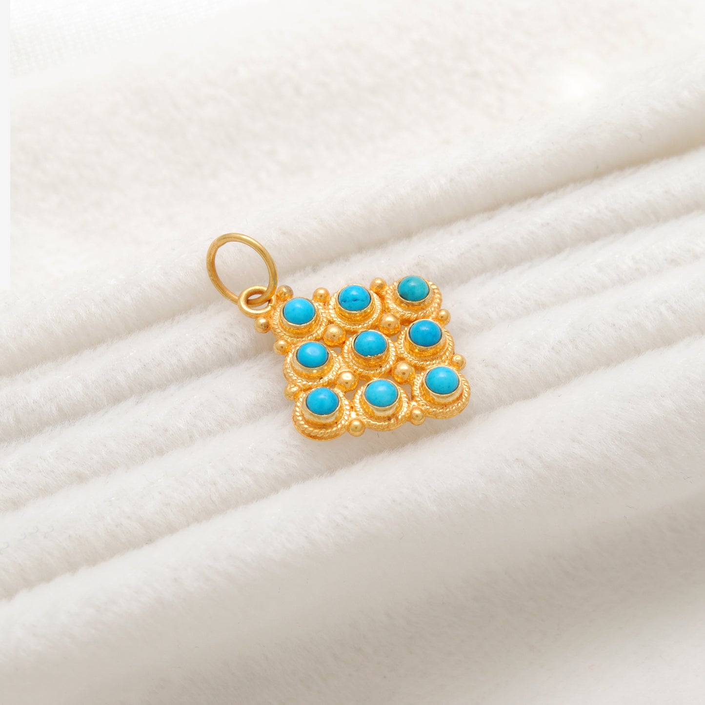 14mm Solid 18k Gold Cushion Pendant Blue Stone