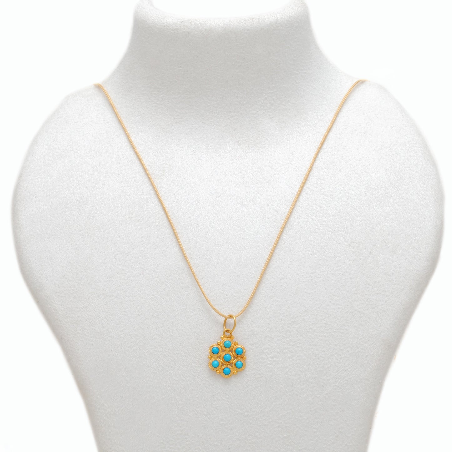 Antique Style 18k Yellow Gold Pendant With Stone