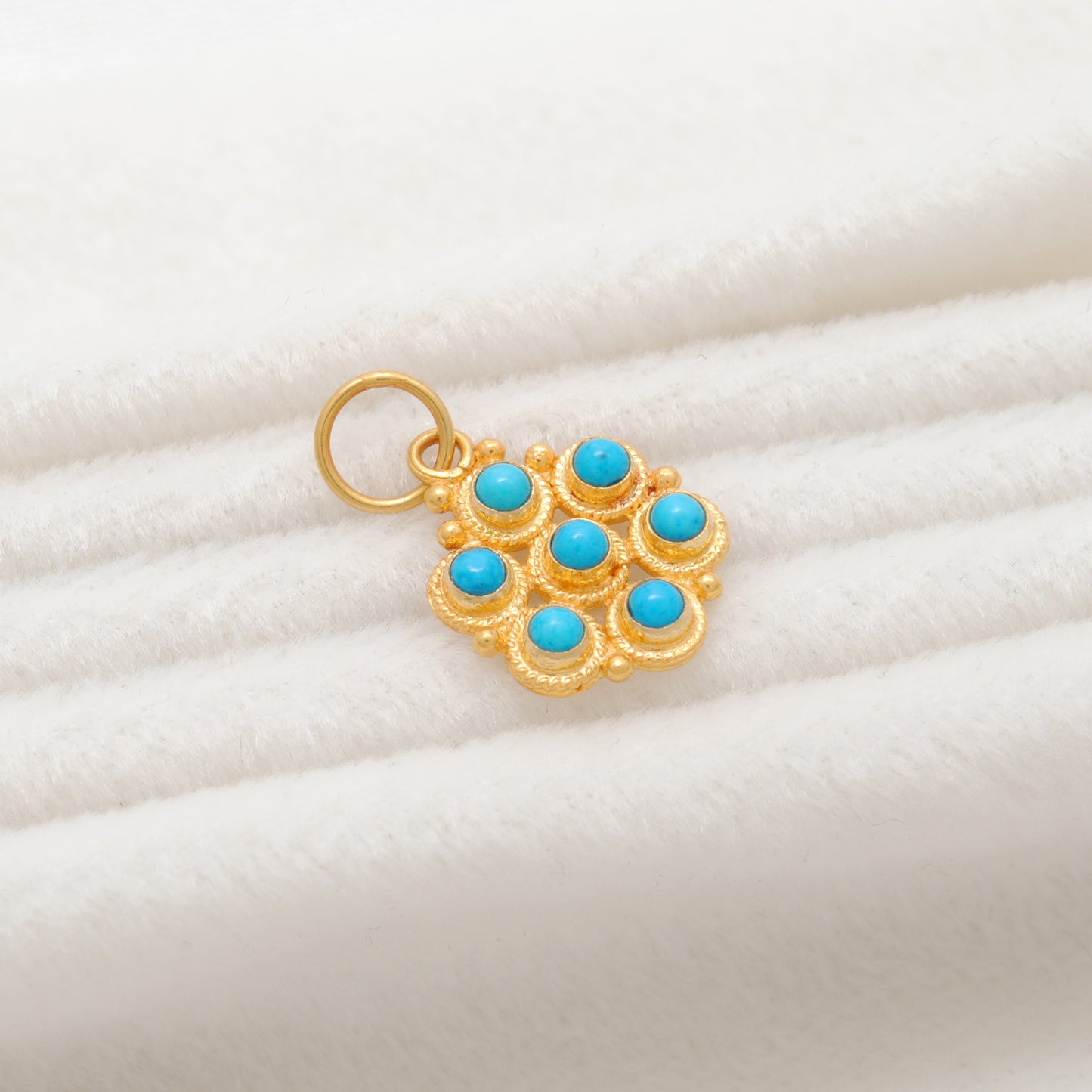 Antique Style 18k Yellow Gold Pendant With Stone