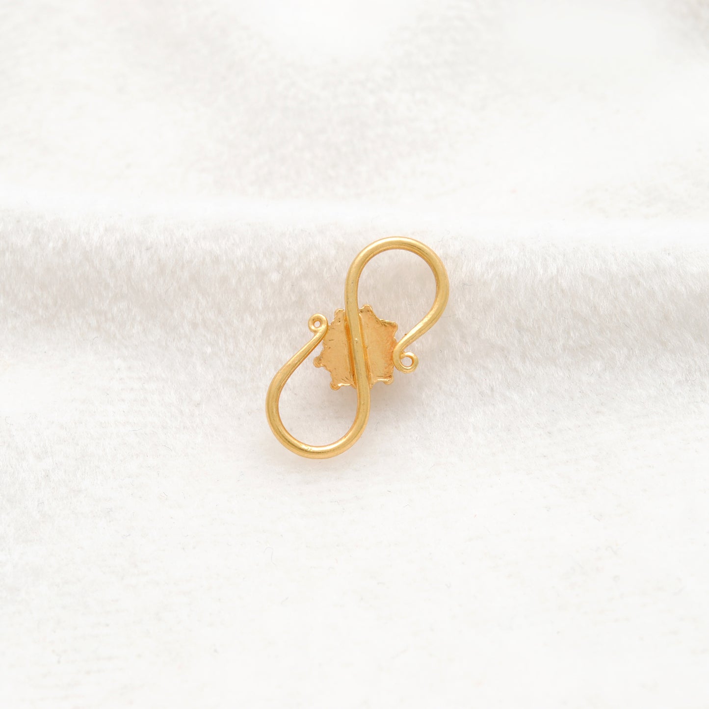 18KT Gold Gem Studded S Jewelry Clasp 18mm