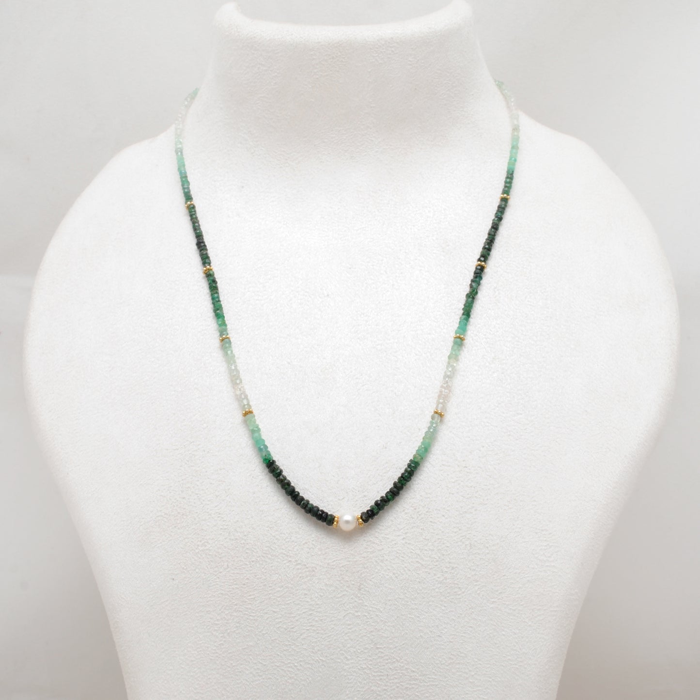 18" Natural Emerald & Pearl Beaded Necklace – 2.5–4mm Emerald with 6mm Pearl
