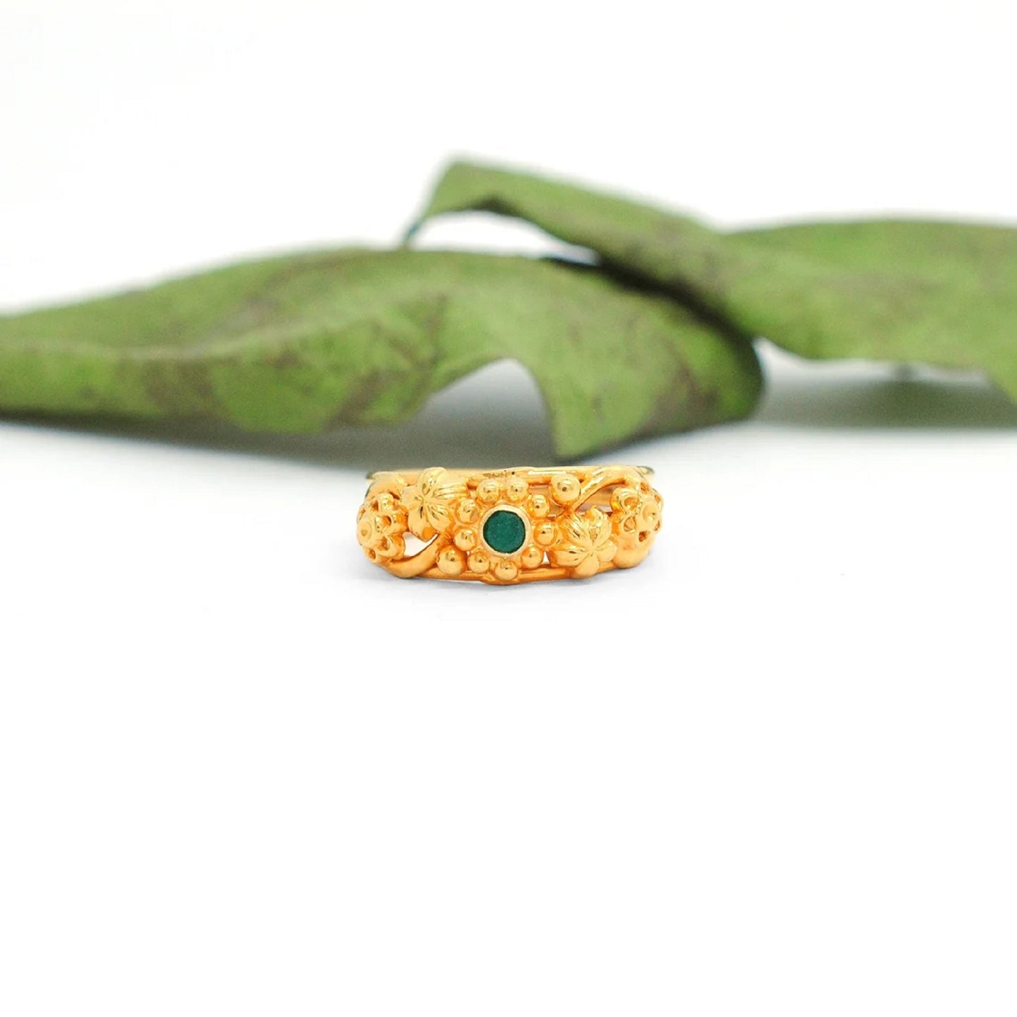 18k Solid Yellow Gold Emerald Victorian Ring 5 US