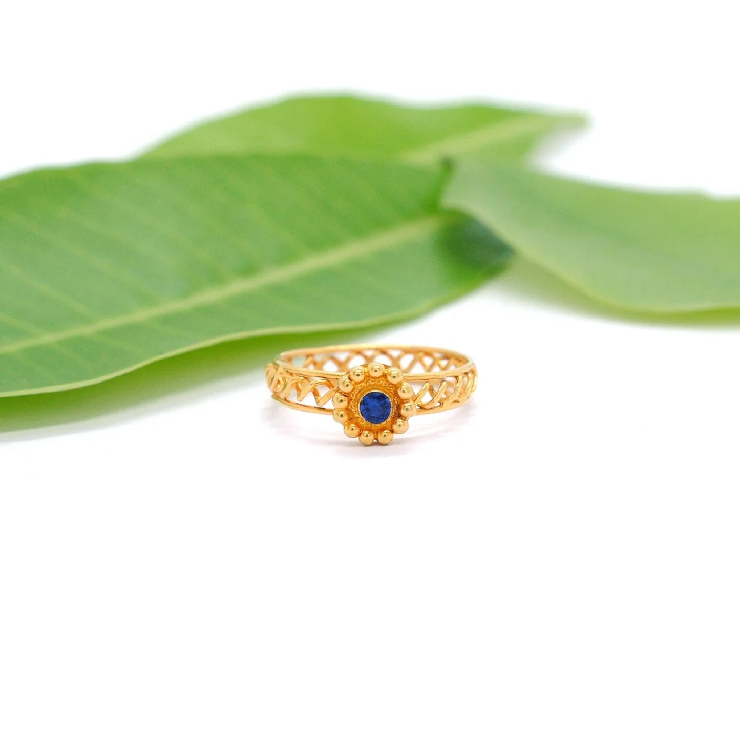 18K Yellow Gold Ring with Blue Stone – Size 6 Solitaire Band Ring