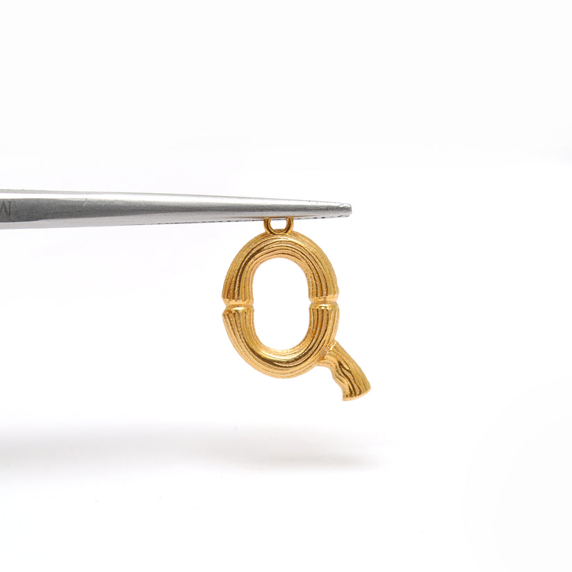 18k Solid Yellow Gold Q Initial Letter Charm Pendant