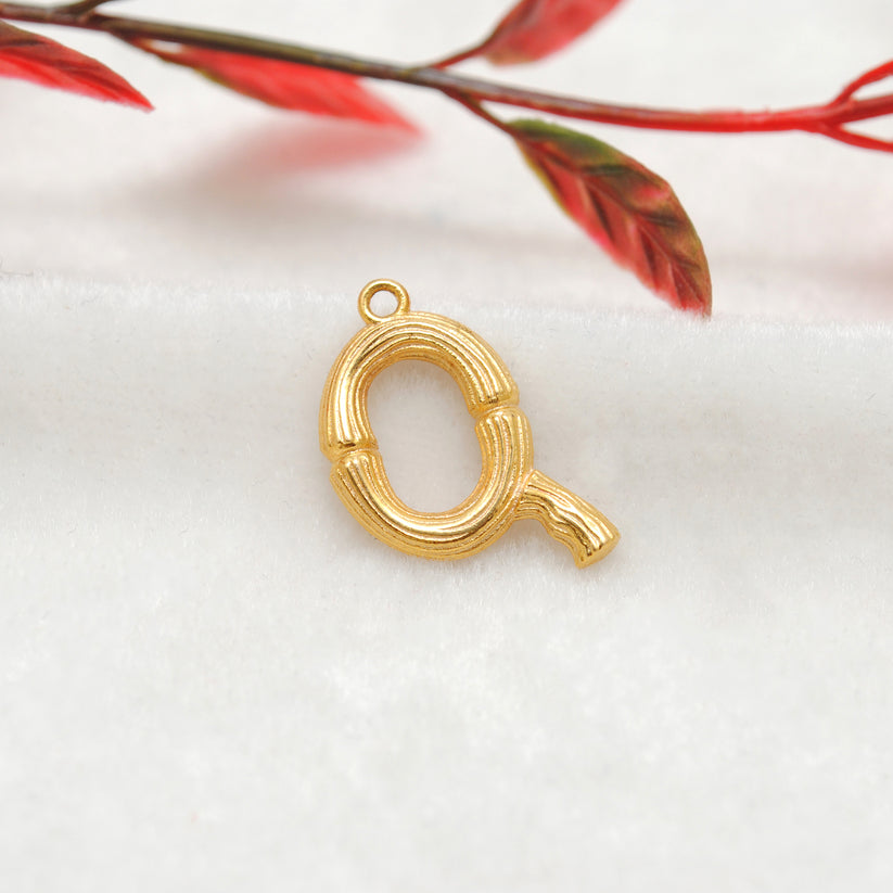 18k Solid Yellow Gold Q Initial Letter Charm Pendant