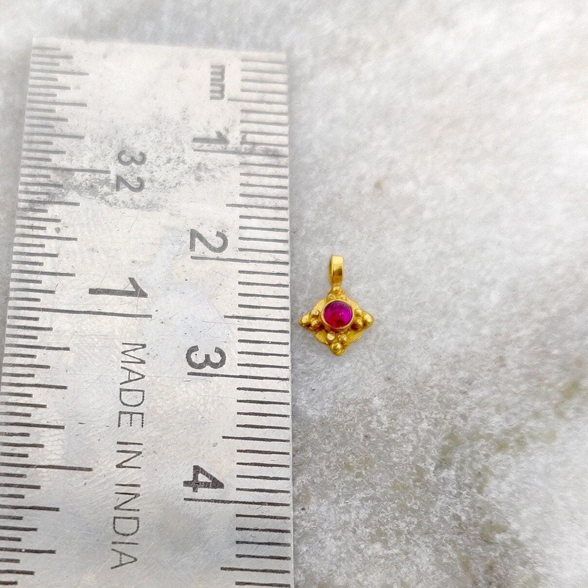 18k Solid Yellow Gold Square Charm Pendant 6x8mm - Sar Gems