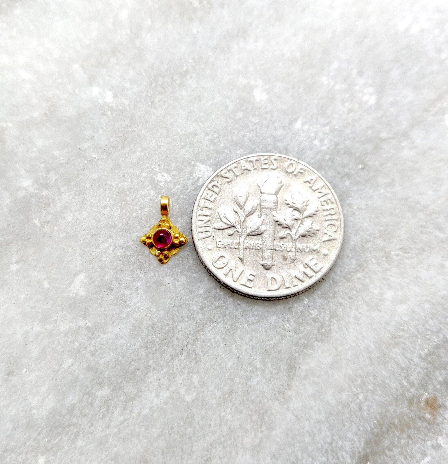 18k Solid Yellow Gold Square Charm Pendant 6x8mm - Sar Gems