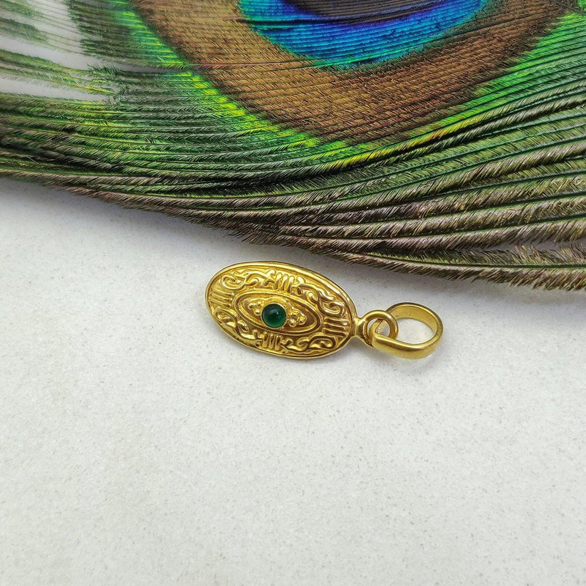 18k Yellow Gold Emerald Textured Oval Pendant