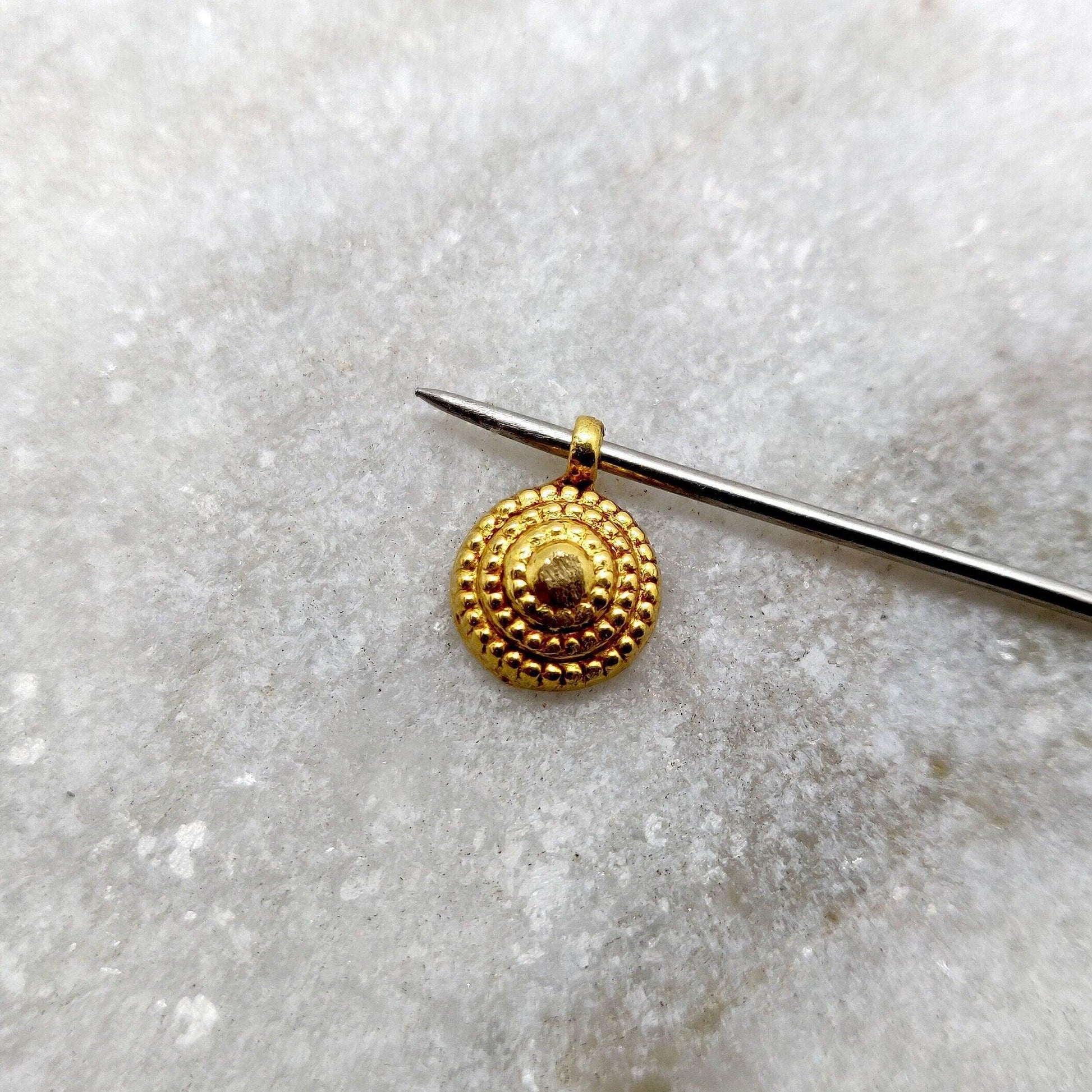 18k Solid Yellow Gold Dainty Charm Pendant 4x8mm - Sar Gems