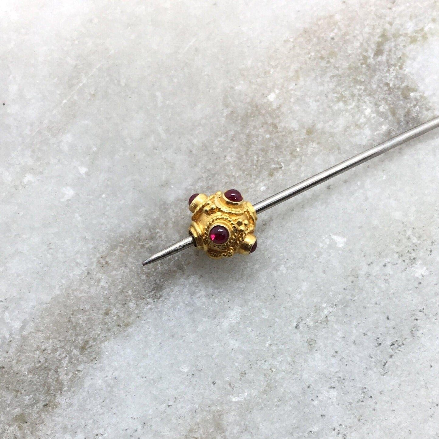 18KTT Gold Rondelle Ball Beads With Ruby Stone 7mm