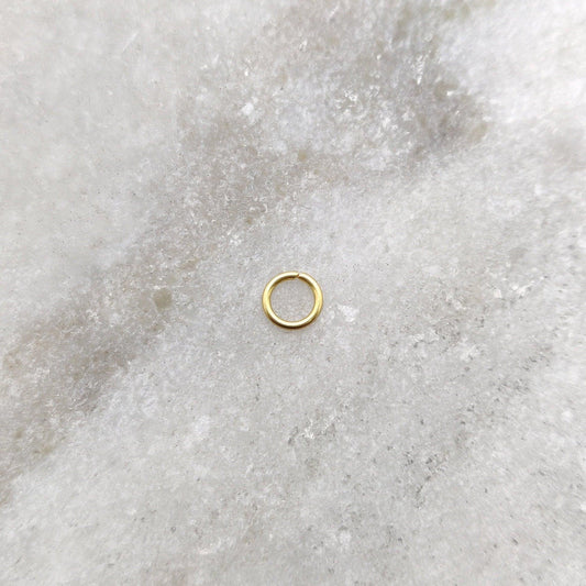 18 Carat Gold Plain Jump Ring Sold as 4 pc: Smooth Finish - view 3
