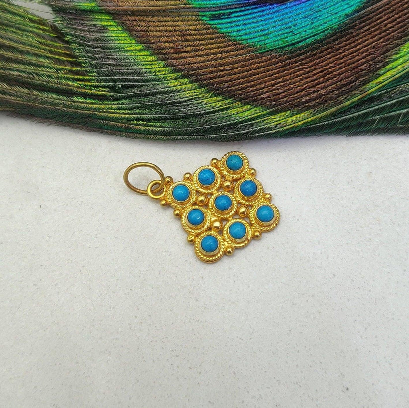 14mm Solid 18k Gold Cushion Pendant Blue Stone
