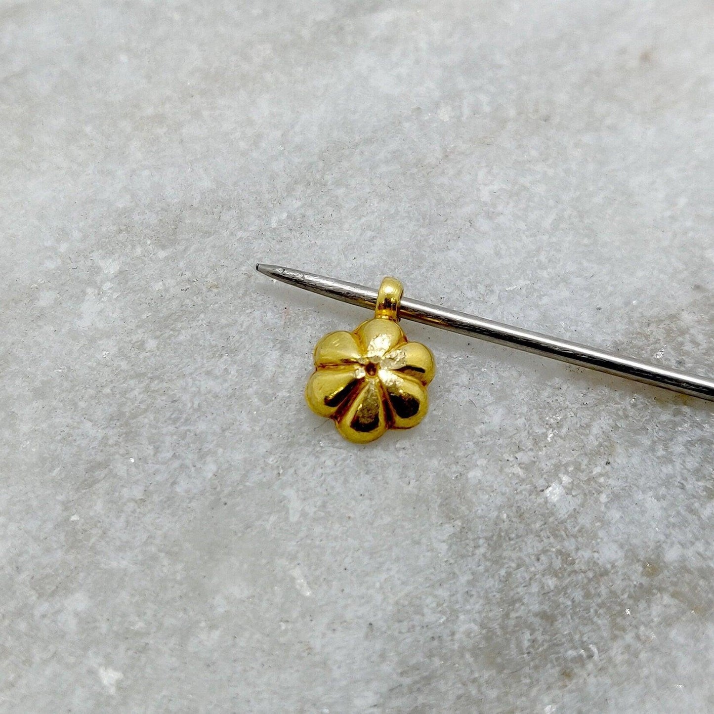 18k Yellow Gold 10mm Fancy Charm Pendant - Sar Gems