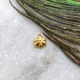 Graceful 18k Yellow Gold 10mm Fancy Charm