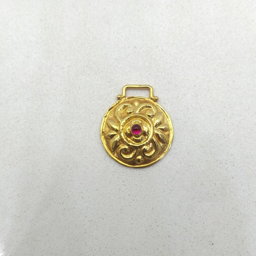 18k Solid Yellow Gold Ruby Vintage Pendant