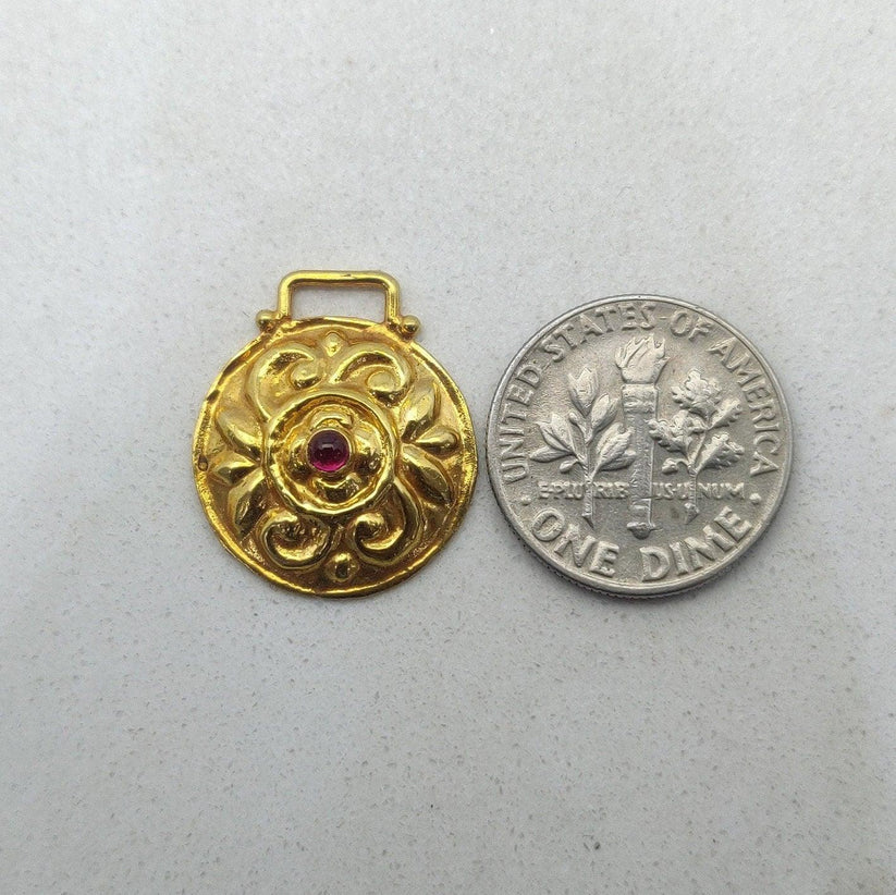 18k Solid Yellow Gold Ruby Vintage Pendant